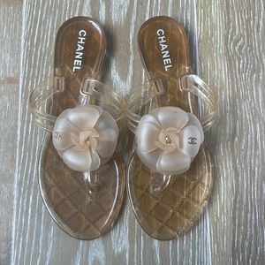 CHANEL Camelia CC logo rubber flip flop sandals